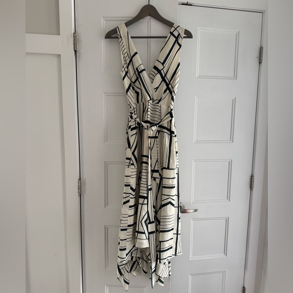 Club Monaco Dresses & Skirts - Club Monaco Black & Cream Geometric High-Low Wrap Dress